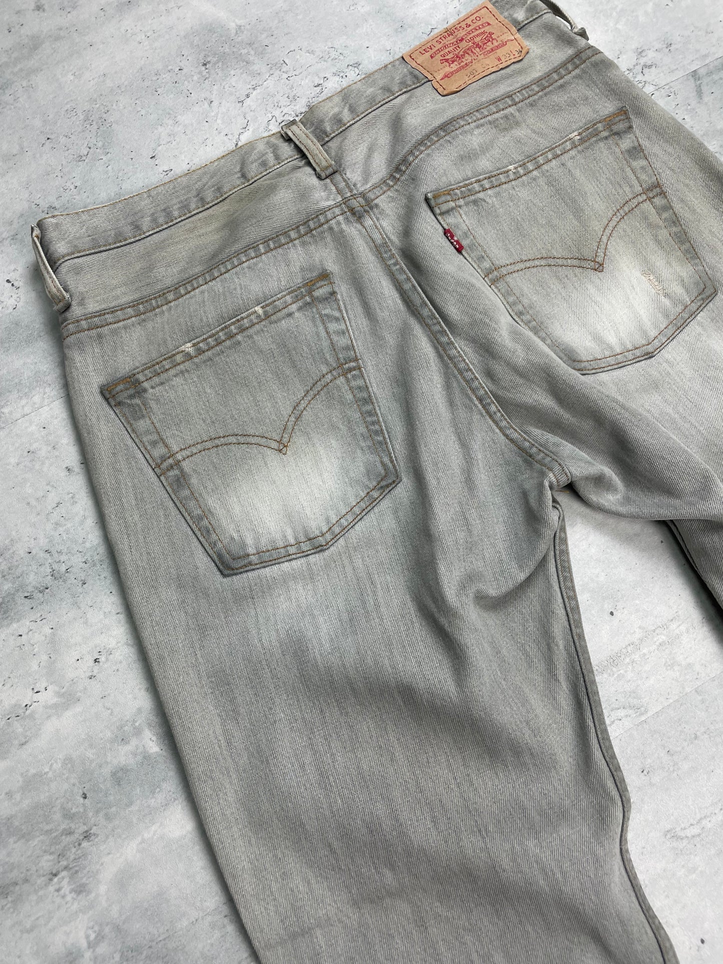 Pantalones levi’s vaqueros grises