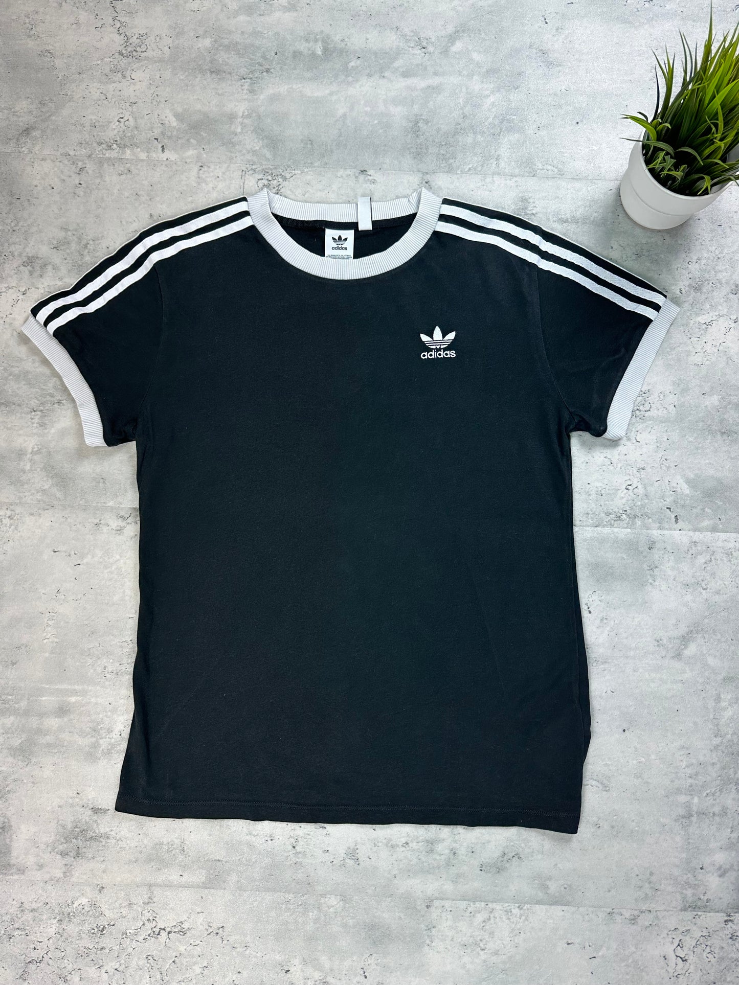 Camiseta Adidas basica negra